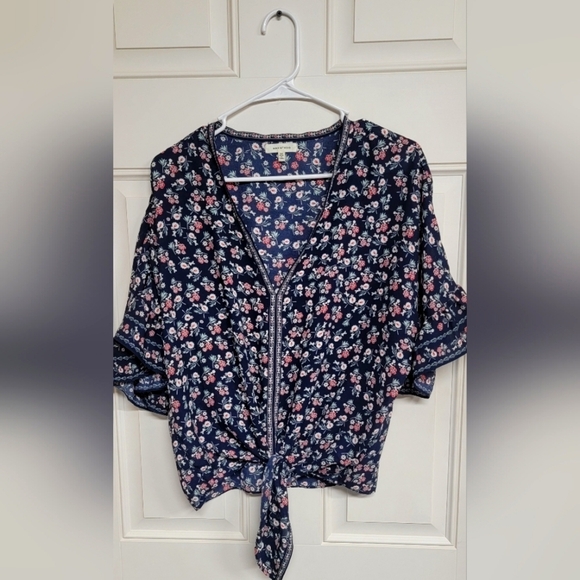 Women's Medium Max Studio Floral Bohemian Lightweight Blouse With Front Tie. - Picture 6 of 8